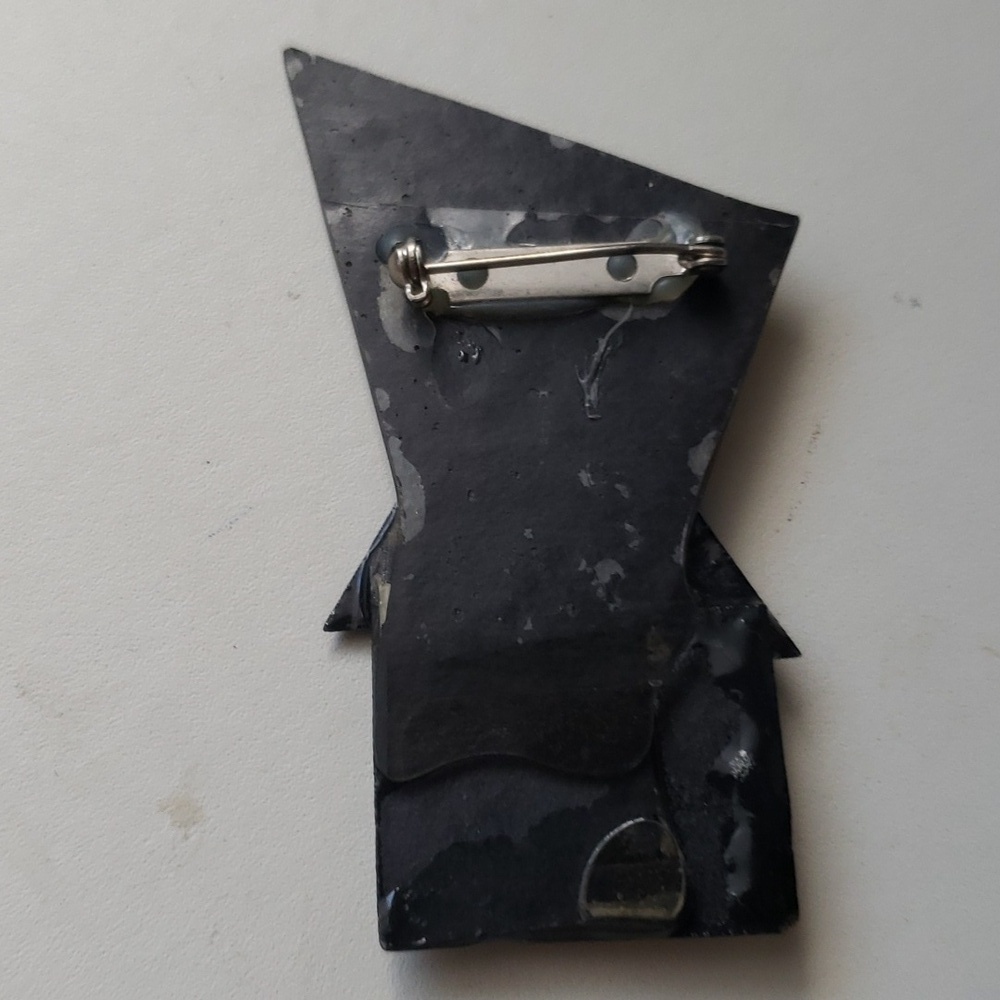 VINTAGE 1990s, Resin Pin, Resin Brooch, House, Moon and Star Pin, Funky Pin - Picture 6 of 7